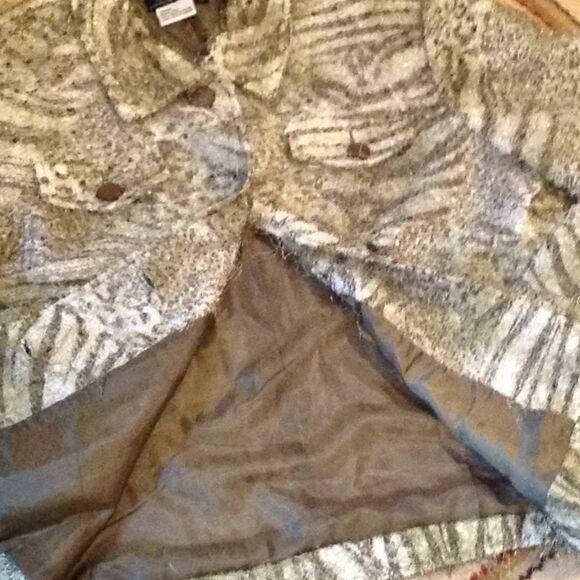 Ladies size large fancy jacket in greens - Picture 2 of 8